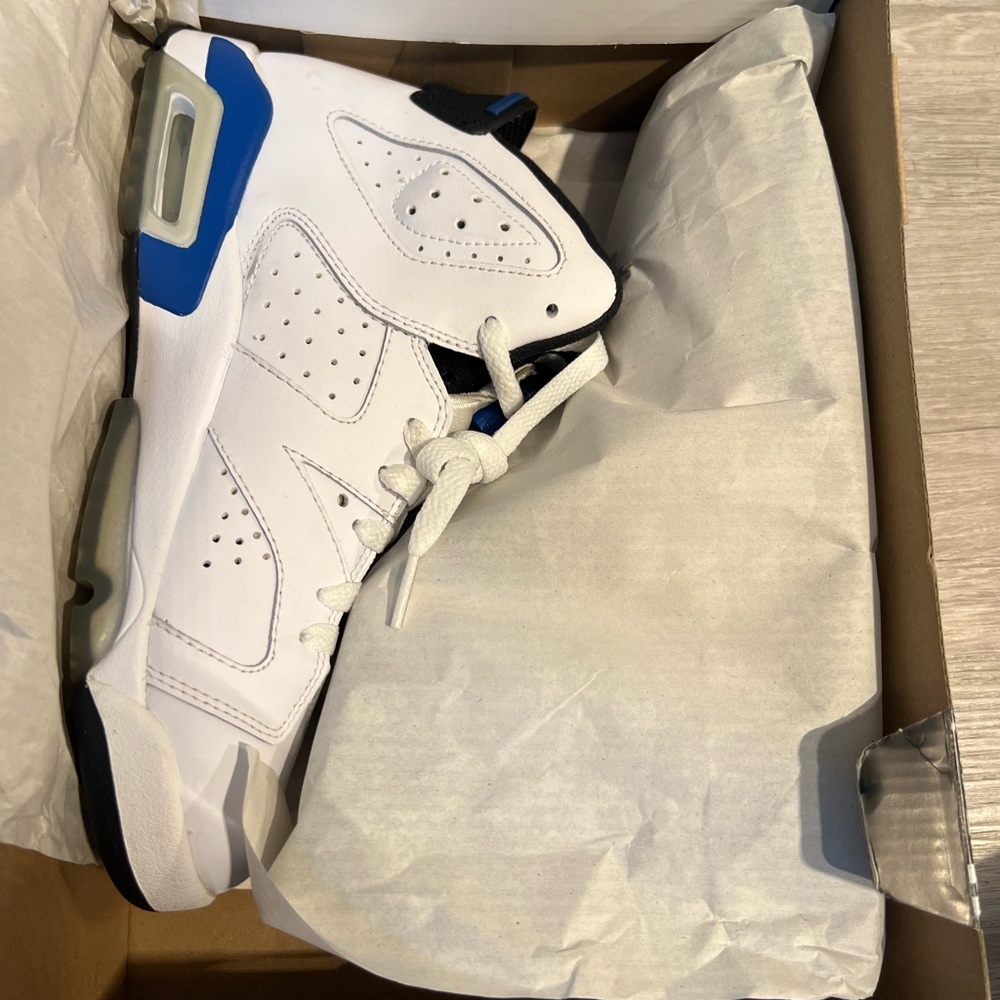 Jordan White Black Blue Retro Sneakers